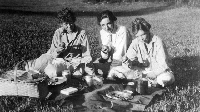 Eleanor Roosevelt with Marion and Nancy having a picnic.