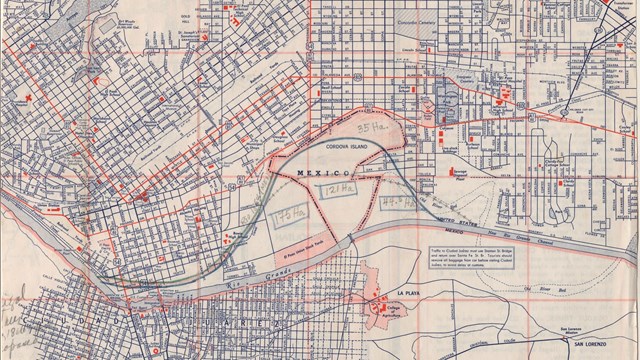 Parte de antiguo plano callejero en color de El Paso. Apuntes en lápiz y líneas trazadas a color ind