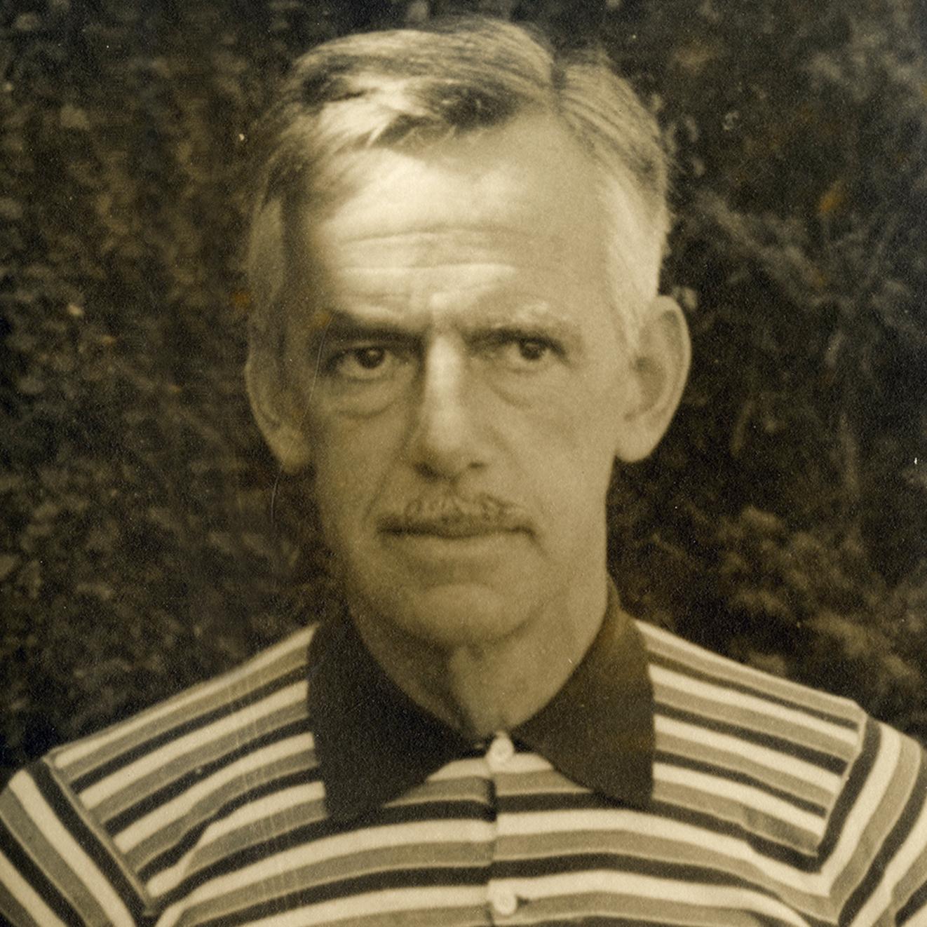 O'Neill historic casual photo closeup