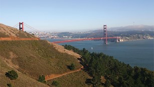 Golden Gate Bridge spanning a wide bay