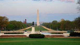 View of the National Mall from the Grant statue to the Washington Monument