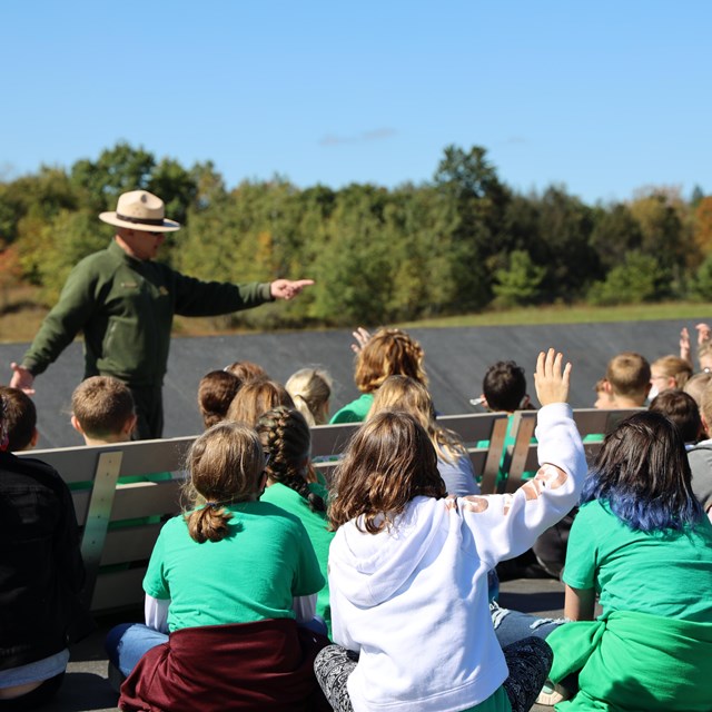 Park ranger teaching students the Flight 93 story.