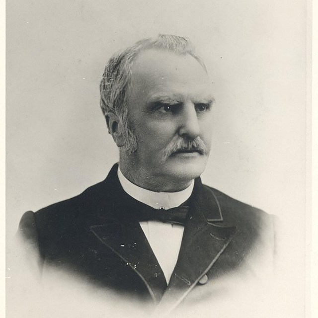 Black and white photo of Maj. Kidd