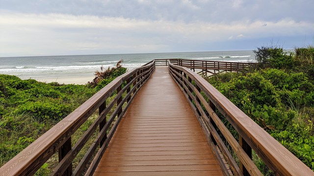 Image of the ocean side boardwalk. 