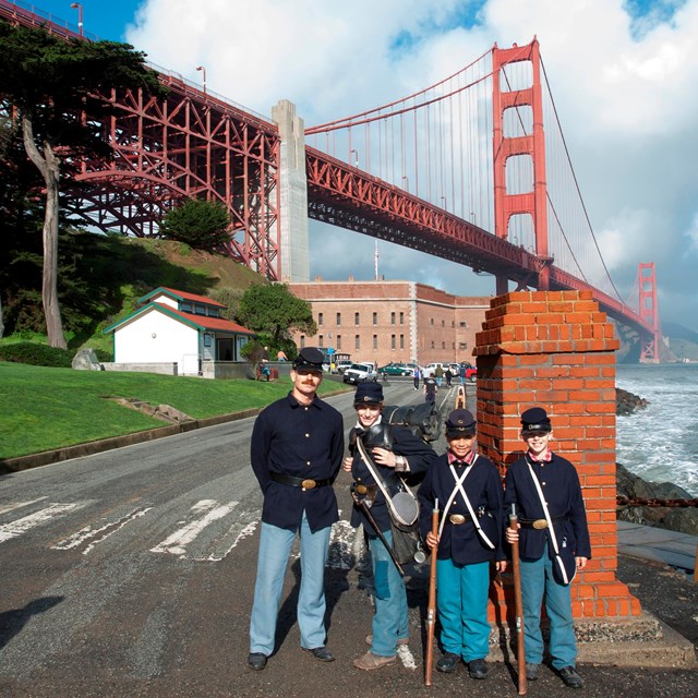 Reenactors in front of the Fort