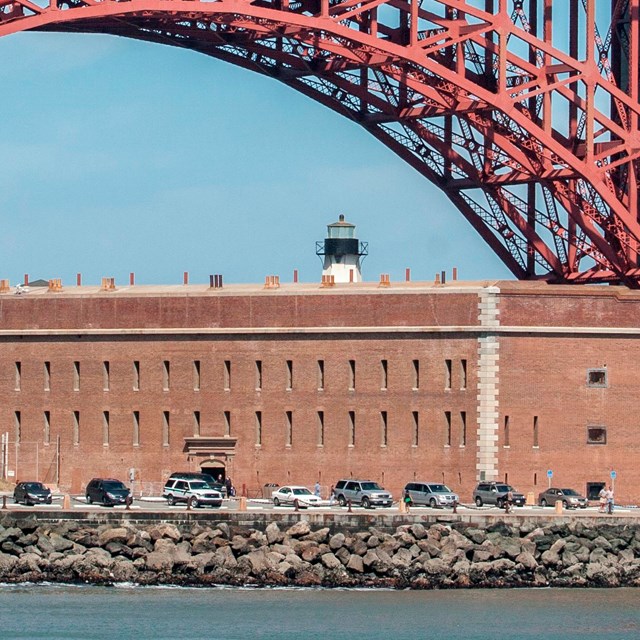 Cars parked infront of the fort 