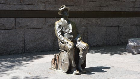 Sculpture of FDR in his wheelchair