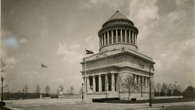 Historic photo of the General Grant National Memorial, sepia.