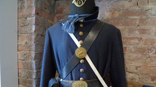 A replica of the Civil War uniform of General Grant.