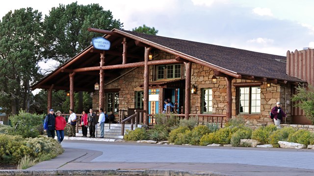 The front of the Bright Angel Lodge