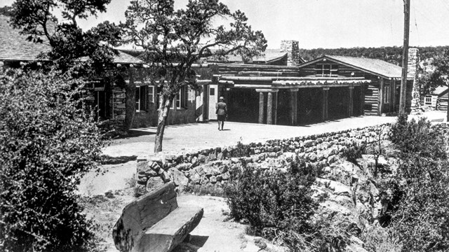 Bright Angel Lodge between 1920s and 1930s