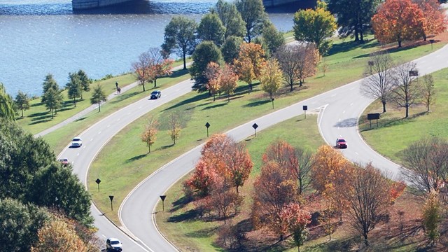 Aerial Image of Parkway and the Potomac River in the fall.