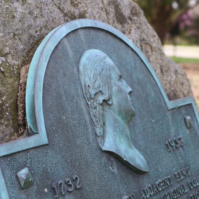 A plaque on the George Washington Memorial Parkway