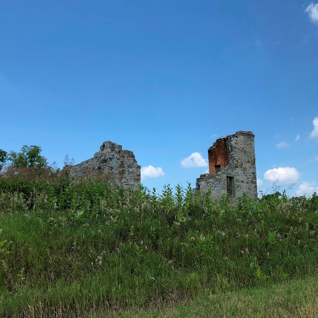 Allstadt ruins, old stone building ruins with only some pieces of the structure left.