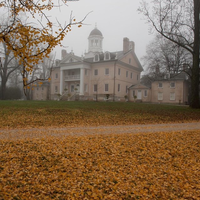 A picture of the Hampton mansion in the fall.