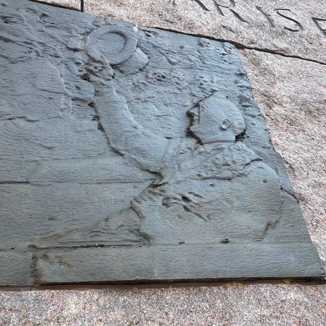 Metal panel depicting President Franklin Roosevelt waving 