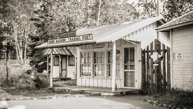 front view of the Rock Harbor Trading Post and Post Office