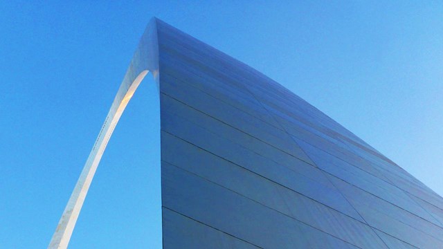 Close up of the south leg of the Arch