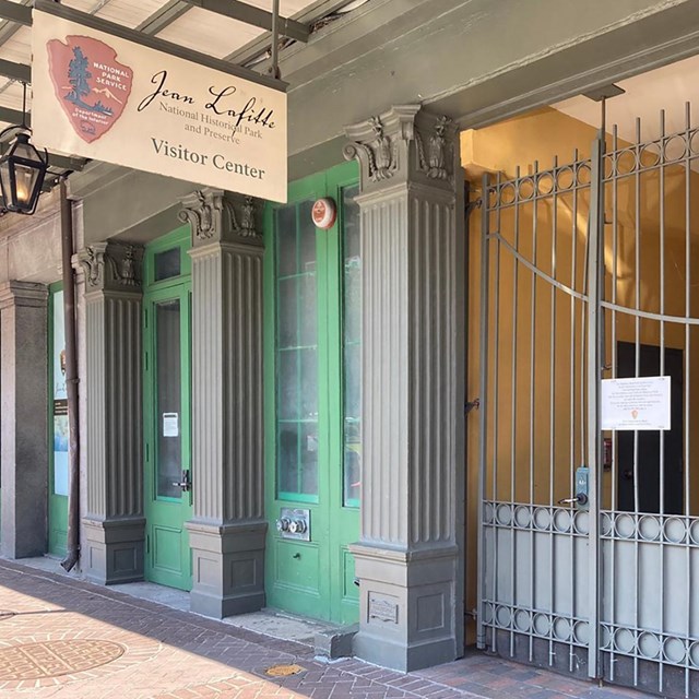 The entry way to the French Quarter Visitor Center