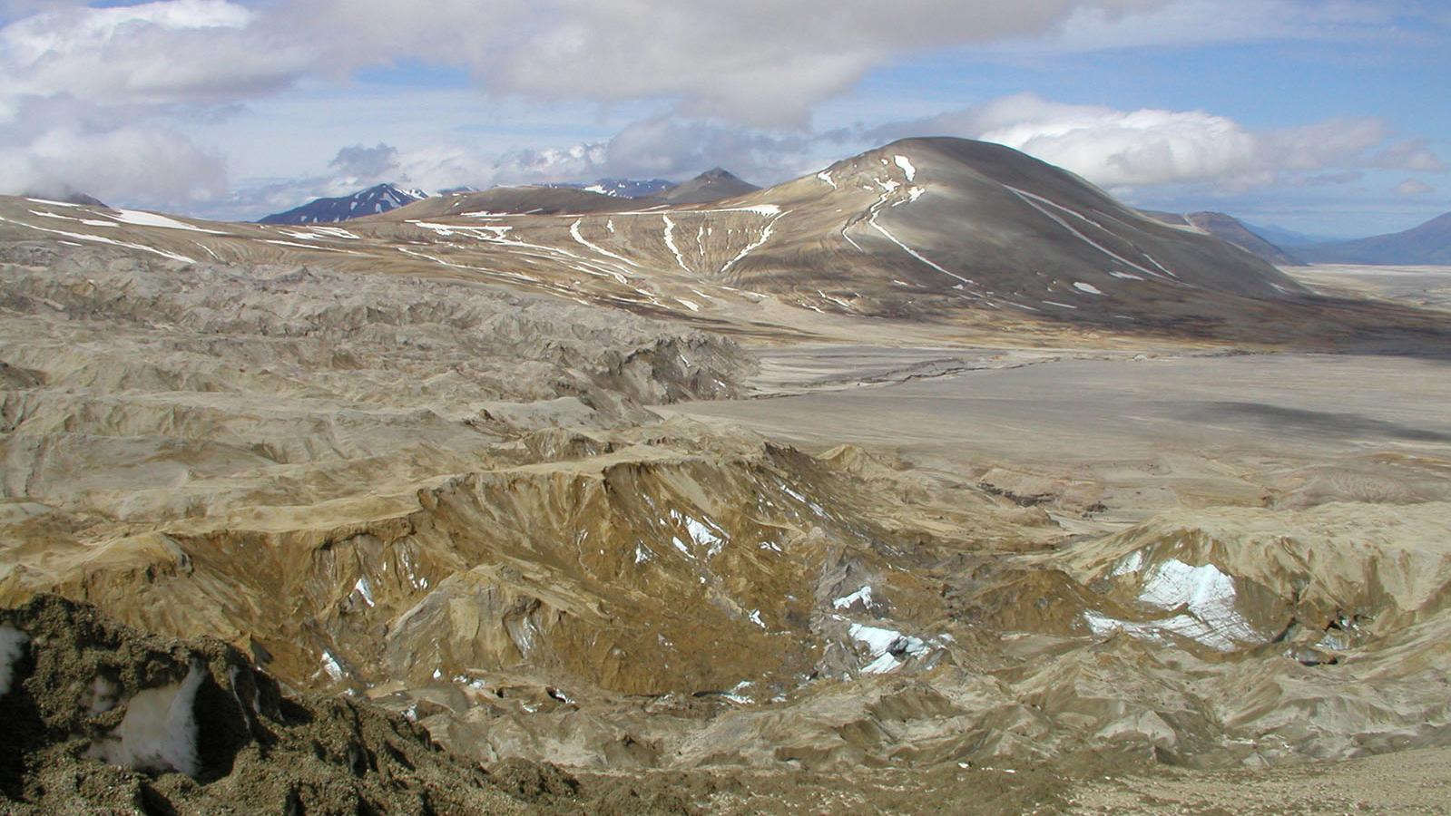 Valley of Ten Thousand Smokes and mountains.