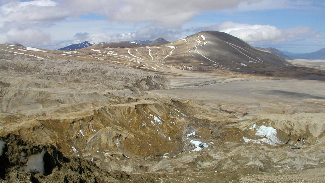 Valley of Ten Thousand Smokes and mountains.