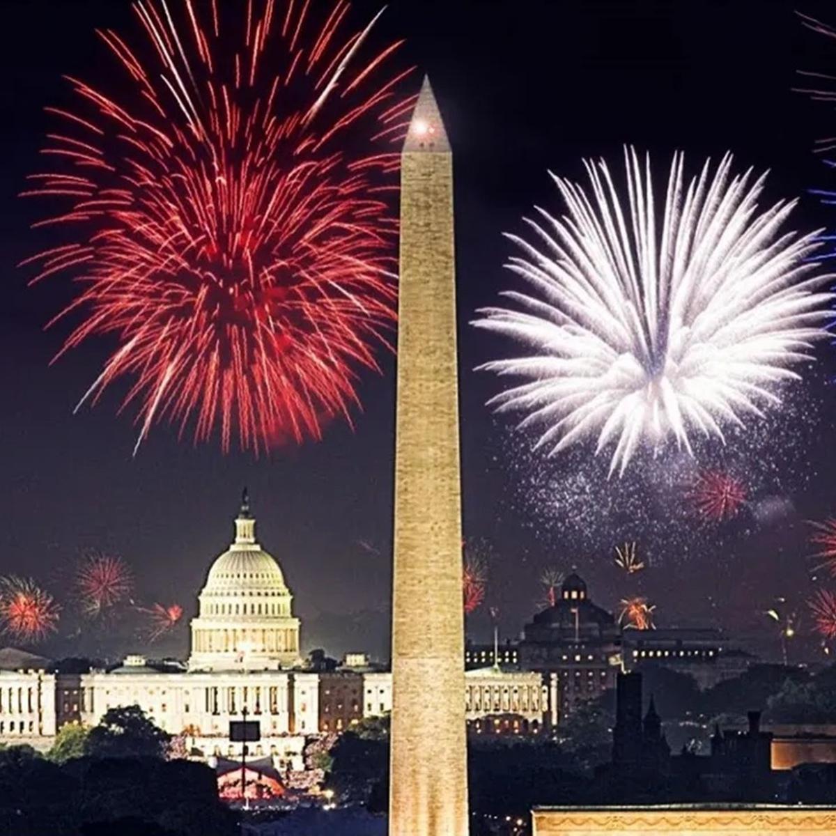 Fireworks around Washington DCs monuments 