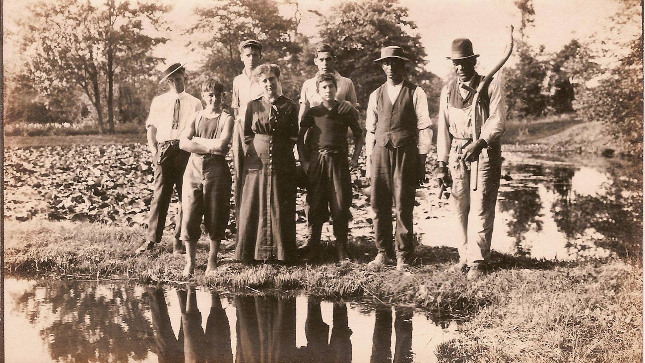 Helen Fowler and others who worked at the gardens