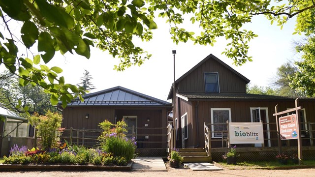 The front of the Kenilworth Aquatic Gardens Visitor Center.