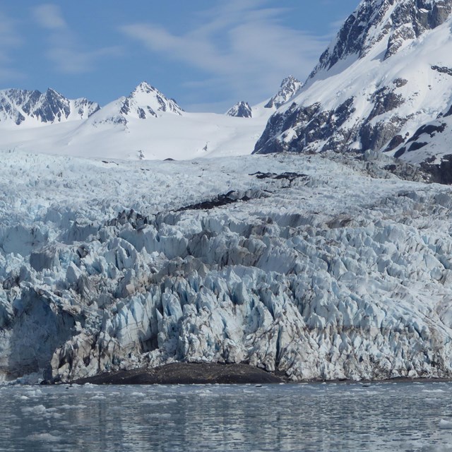 A picture of tidewater glacier