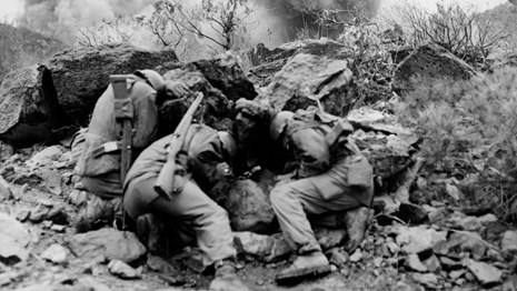 Servicemen fighting in Korea