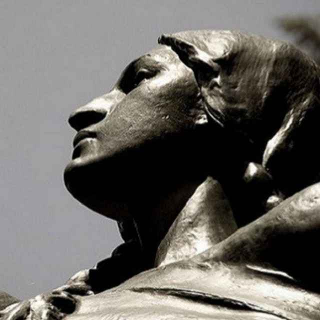 statue of Sacagawea