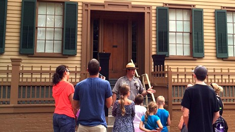 Ranger prepares to guide visitors through the Lincoln Home