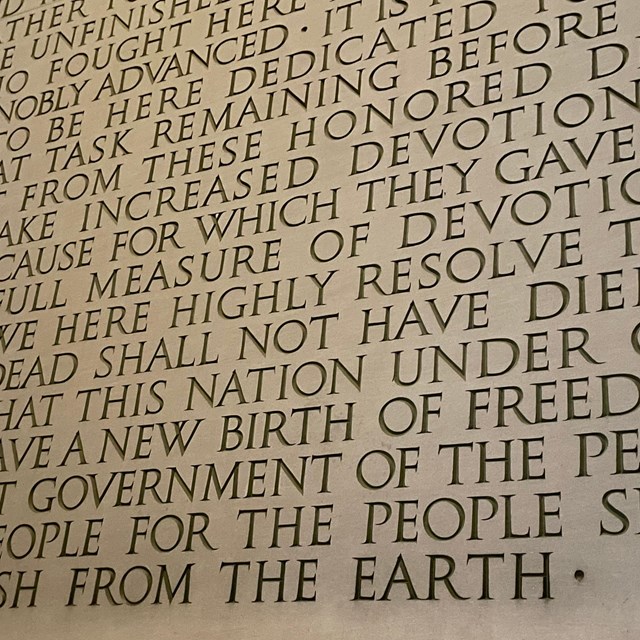 Engraving of the Gettysburg Address a the Lincoln Memorial