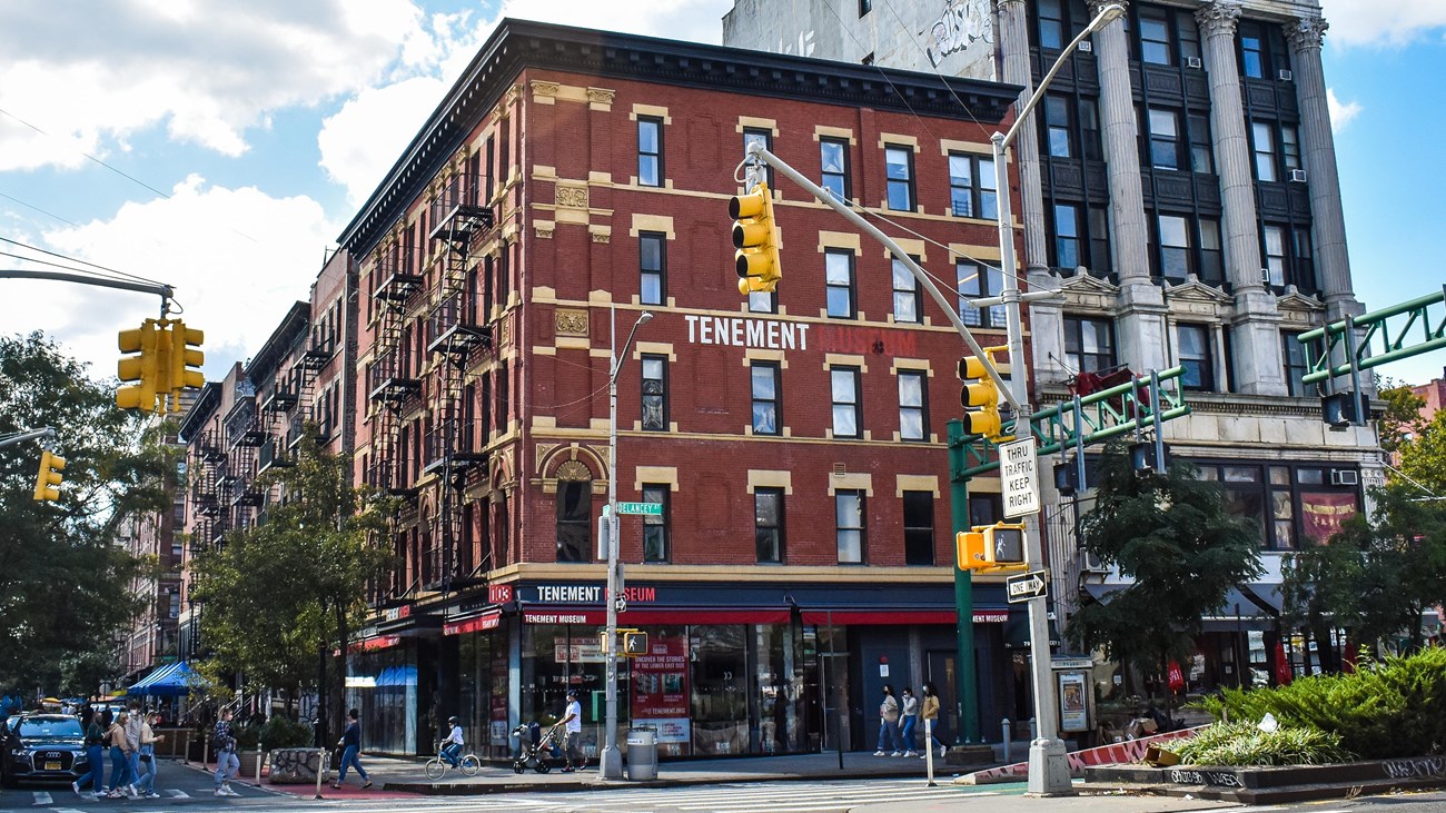 Exterior of the Tenement Museum from Delancy Street