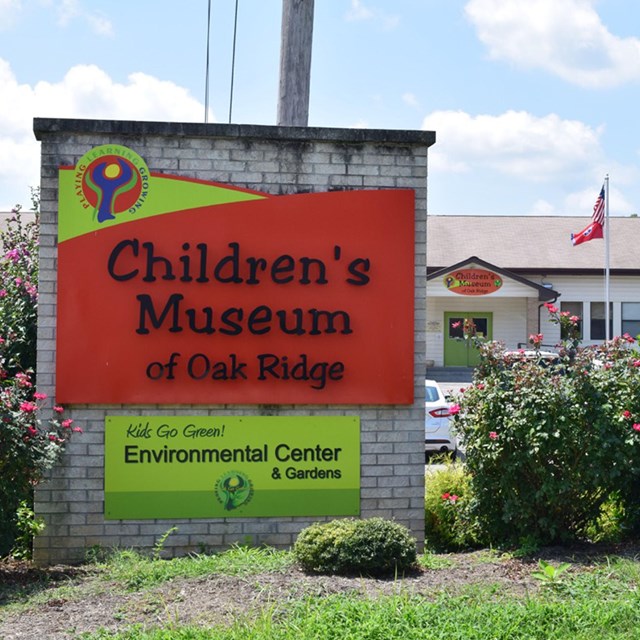  Exterior photo of a former elementary school, now a museum.