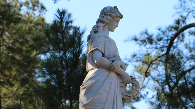Statue 