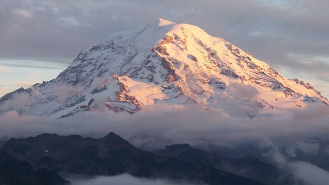 Evening sun on Mount Rainier.