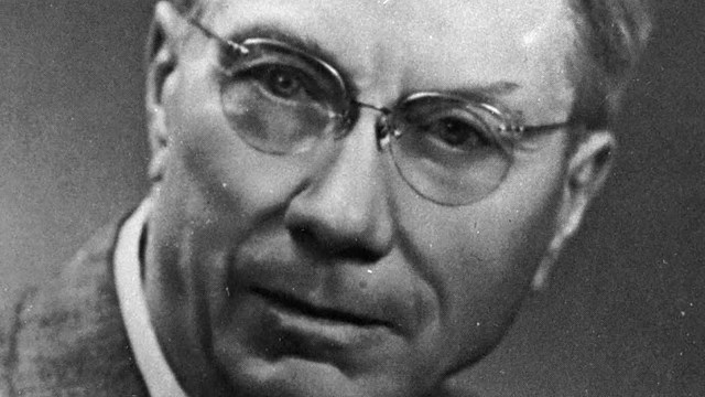 Black and white photo of William Williamson