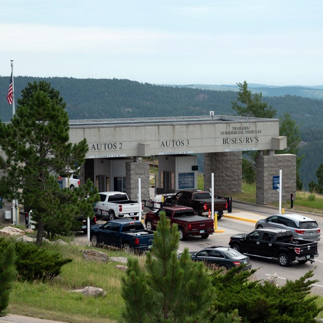 Vehicles entering the parking facility at Mount Rushmore National Memorial.