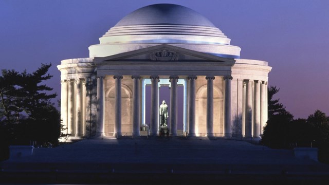 Night view of the exterior of the Jefferson Memorial.