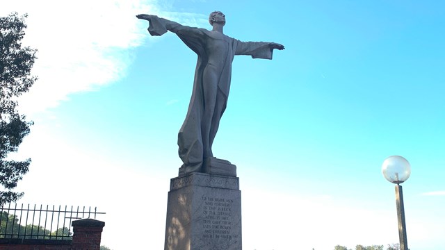 Image of the Titanic Memorial