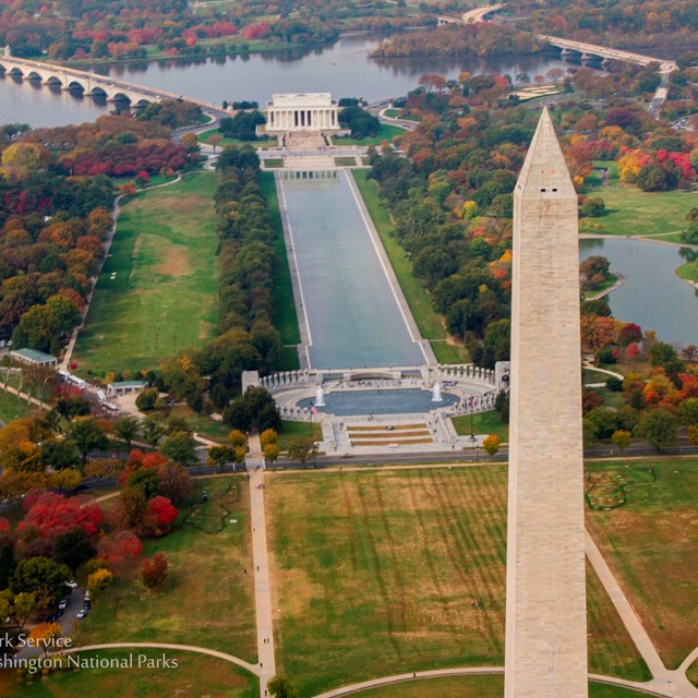 Aerial view of the National Mall from the Washington Monument to Lincoln Memorial with fall foliage
