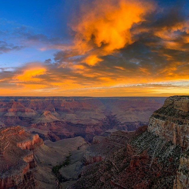 a beautiful sunrise over the grand canyon