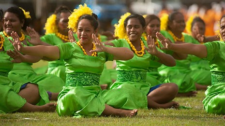 Seated Samoan dancers 