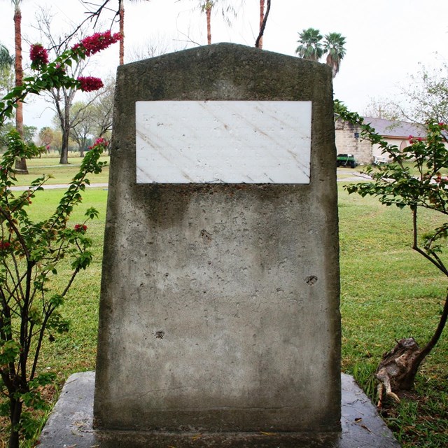 Concrete historical marker for Fort Texas.