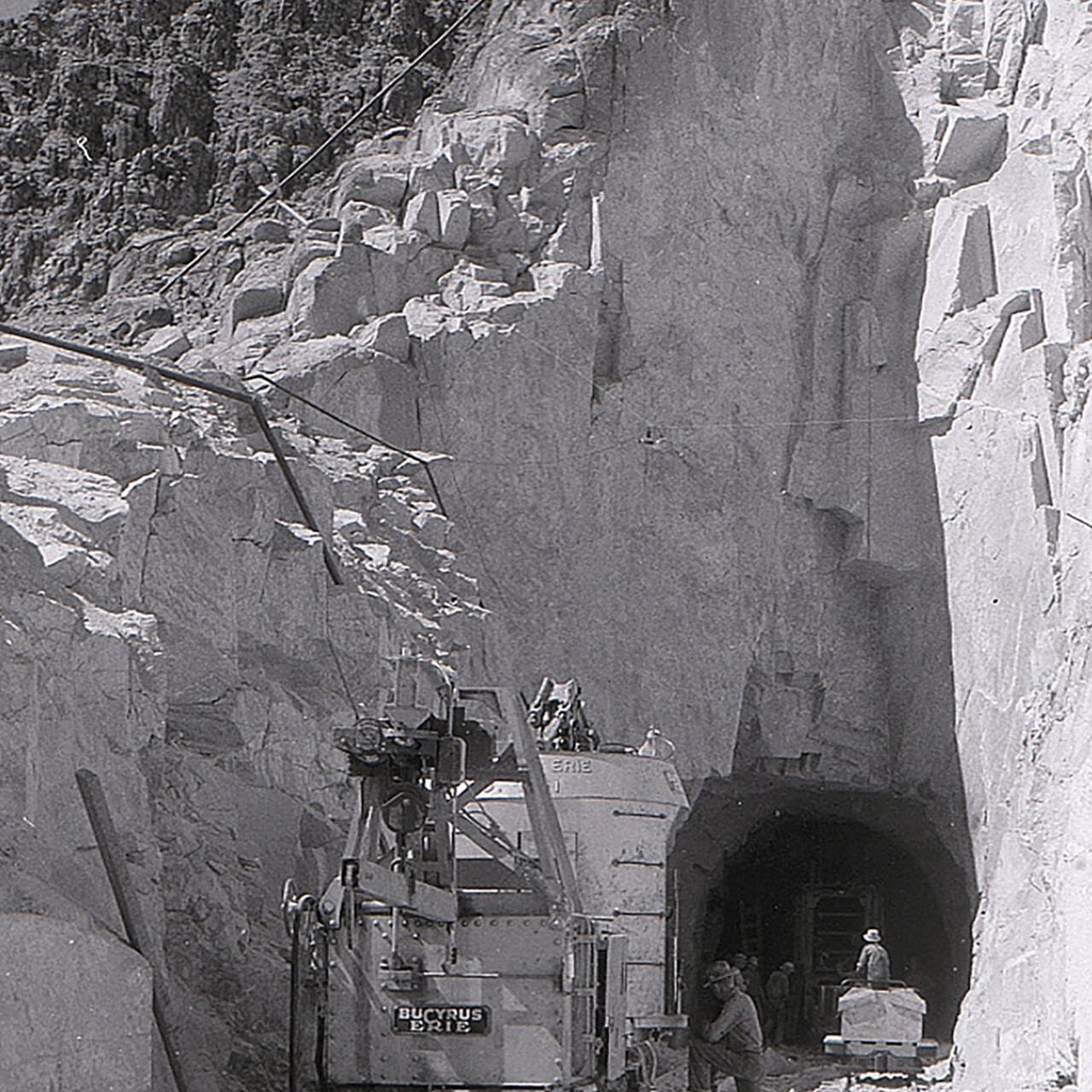 Building of Coxcomb Tunnel