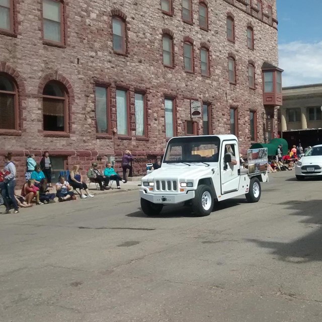 Cars driving through historic downtown