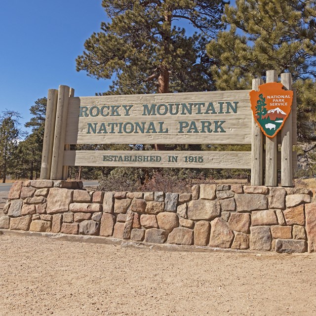 Rocky Mountain National Park Sign