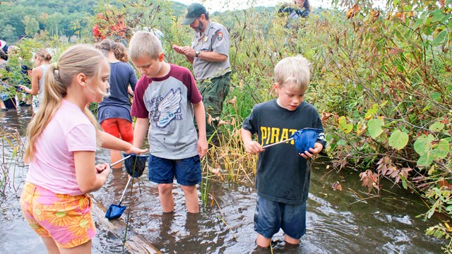 Fourth graders enjoying the Riverway