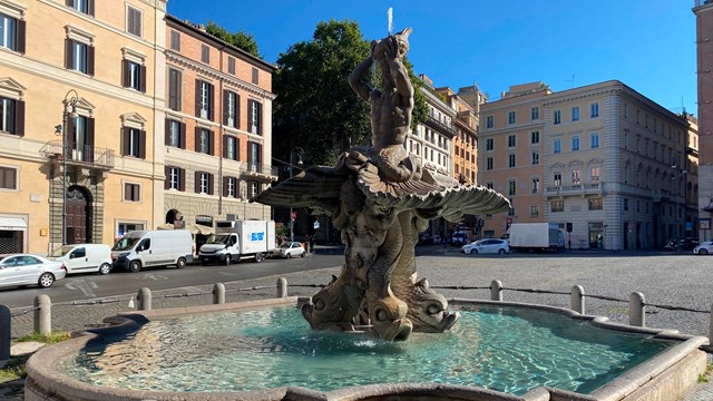 fountain in Italian plaza